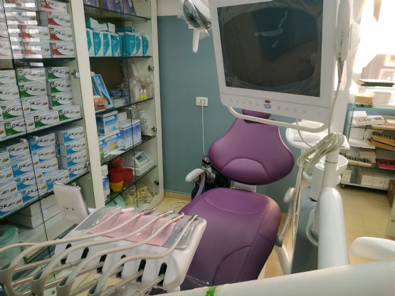 Poltron Unit dentar i firmes Cingol nga klinika dentare